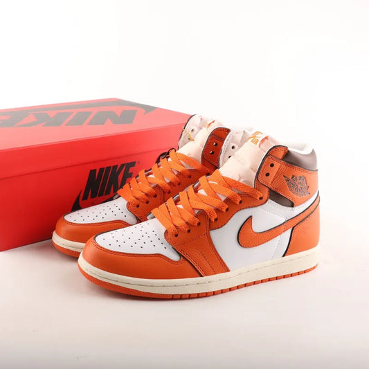 Jordan AJ 1 Retro High – O Clássico do Basquetebol e Streetwear - Laranja - Branco