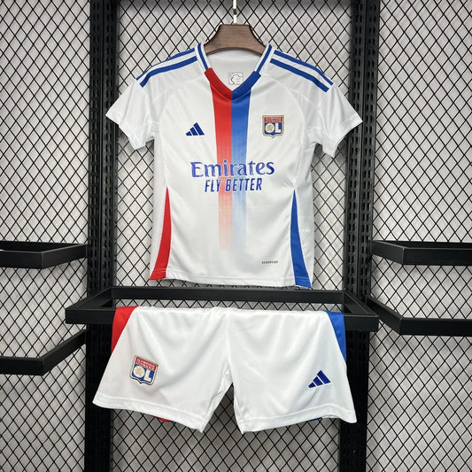 Kit Infantil Olympique Lyonnais 2024/25 Home - Camisola, Calções e Meias(opcional)﻿ - 2 aos 13 anos