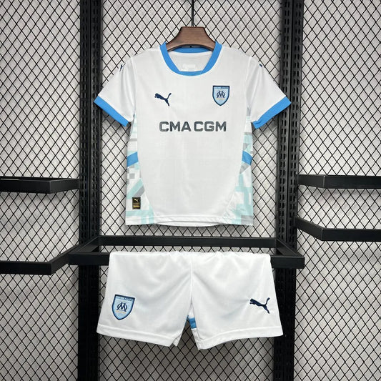 Kit Infantil Olympique de Marseille 2024/25 Home – Idades 3 aos 13 Anos