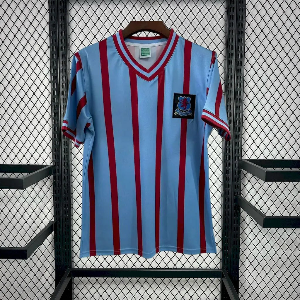 Camisola Retro Aston Villa 1956/57 – Um Tributo à História