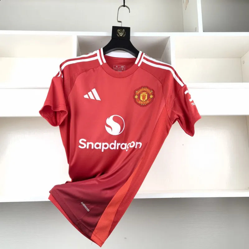 Camisola Manchester United 2024-25 Home VERSAO ADEPTO - C/ Oferta de personalização Nome + Número