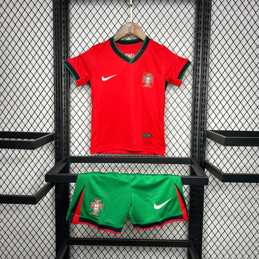 Equipamento PORTUGAL I EURO 2024 Conjunto Infantil c/ Oferta de personalização Nome + Número