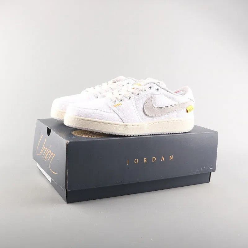 Ténis AJ 1 Retro Low UNION Brancos: Exclusividade e Elegância em Cada Passo - 36 ao 45