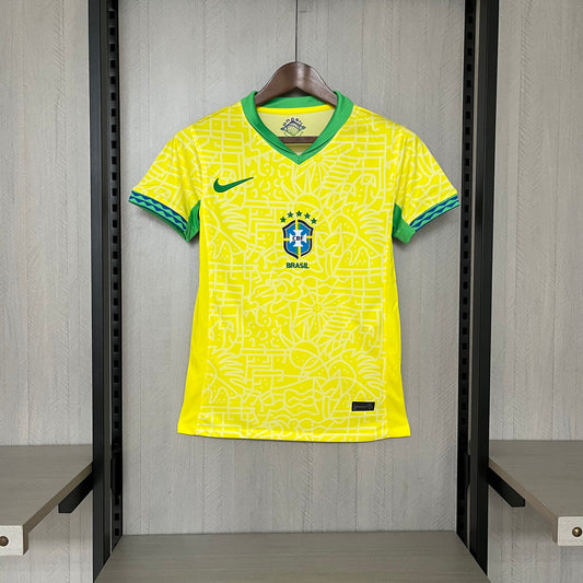 Camiseta Brasil ﻿2024 Principal Feminina c/ OFERTA de personalização Nome + Número